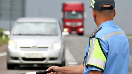 Какие документы нужно предъявить сотруднику ГАИ?